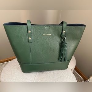 Cole Haan like new emerald green leather handbag